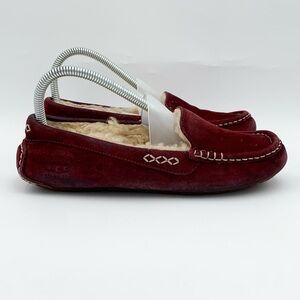UGG Burgundy Suede Moccasin Slippers Size 7